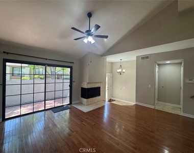 17 Mesquite Place - Photo Thumbnail 6