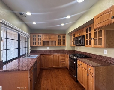 17 Mesquite Place - Photo Thumbnail 2