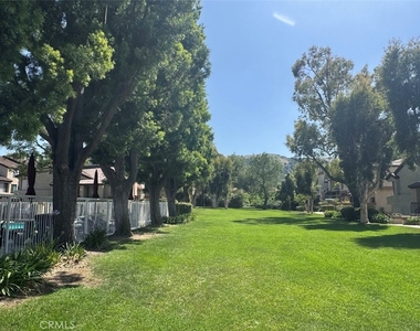 17 Mesquite Place - Photo Thumbnail 14