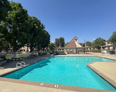 17 Mesquite Place - Photo Thumbnail 15