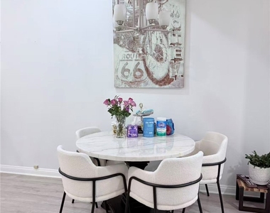 2125 S Bentley Avenue - Photo Thumbnail 6