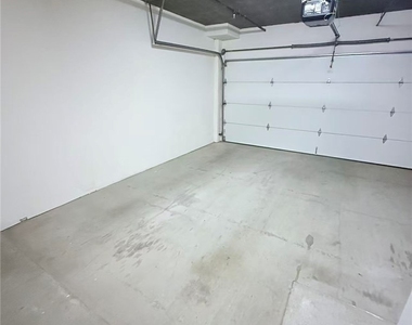 2125 S Bentley Avenue - Photo Thumbnail 22