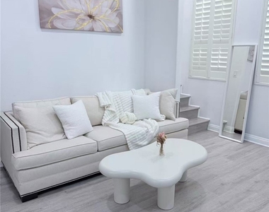 2125 S Bentley Avenue - Photo Thumbnail 4