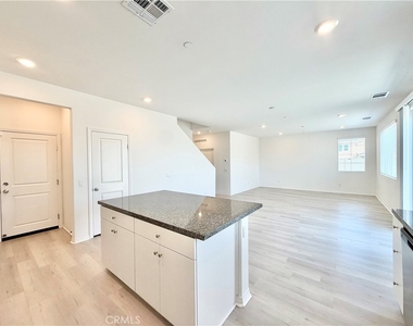 36980 Camino Springs Avenue - Photo Thumbnail 14