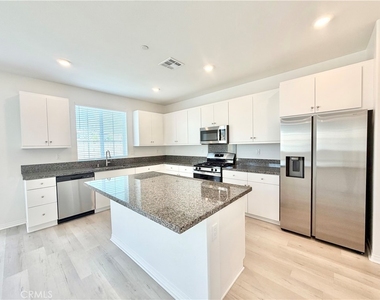 36980 Camino Springs Avenue - Photo Thumbnail 13