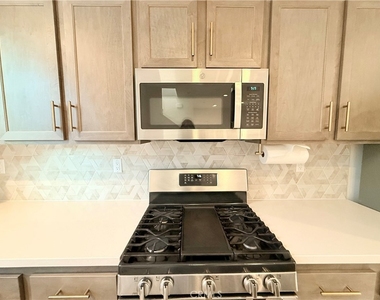 29502 Marx Way - Photo Thumbnail 17