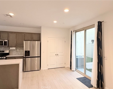 29502 Marx Way - Photo Thumbnail 9