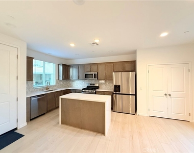 29502 Marx Way - Photo Thumbnail 7