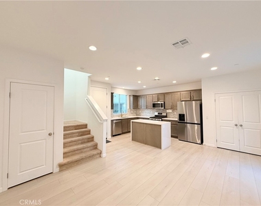 29502 Marx Way - Photo Thumbnail 20