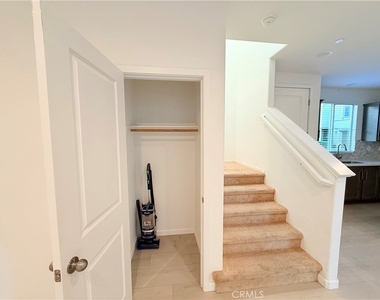 29502 Marx Way - Photo Thumbnail 14