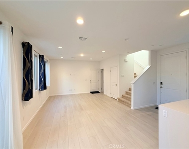 29502 Marx Way - Photo Thumbnail 11