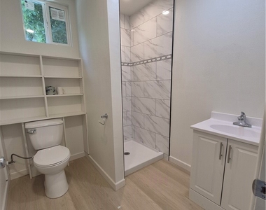8913 Rathburn Avenue - Photo Thumbnail 13