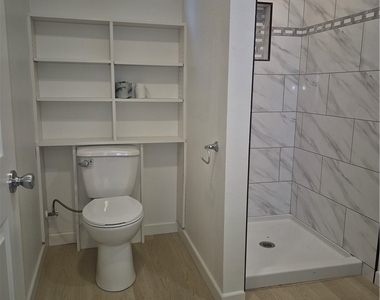 8913 Rathburn Avenue - Photo Thumbnail 16