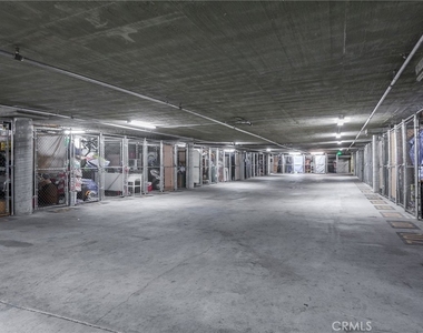 19350 Sherman Way - Photo Thumbnail 23