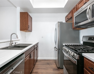 19350 Sherman Way - Photo Thumbnail 3