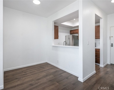 19350 Sherman Way - Photo Thumbnail 5