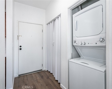19350 Sherman Way - Photo Thumbnail 6
