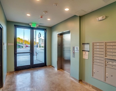 6015 Woodman Avenue - Photo Thumbnail 31