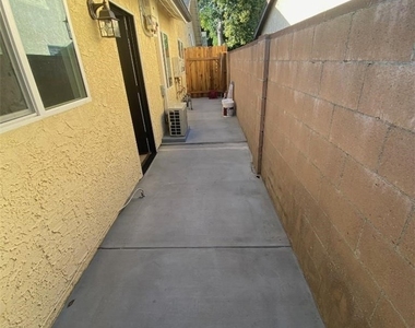 19807 Blythe Street - Photo Thumbnail 2
