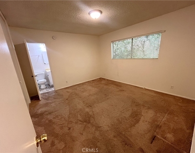 1933 Pelham Avenue - Photo Thumbnail 15
