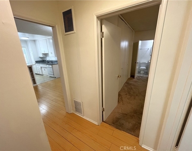 1933 Pelham Avenue - Photo Thumbnail 14