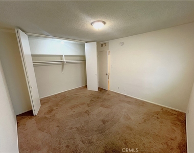1933 Pelham Avenue - Photo Thumbnail 13