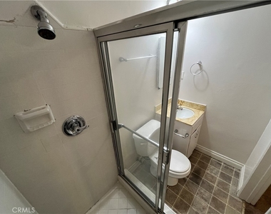 1933 Pelham Avenue - Photo Thumbnail 19