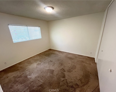 1933 Pelham Avenue - Photo Thumbnail 12