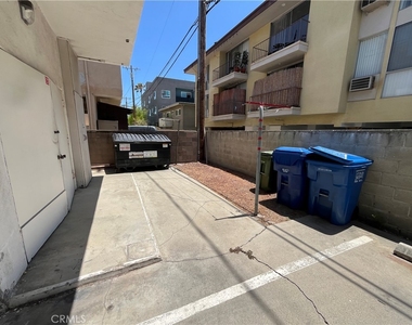 1933 Pelham Avenue - Photo Thumbnail 23