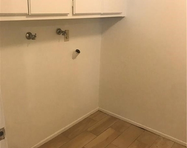 921 S Leland Street - Photo Thumbnail 10