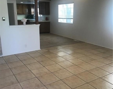 921 S Leland Street - Photo Thumbnail 8