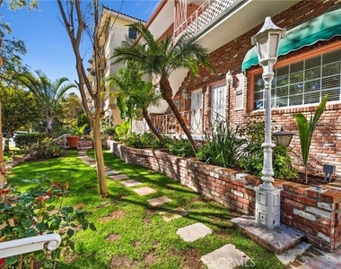 921 S Leland Street - Photo Thumbnail 3