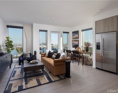 511 S Harbor - Photo Thumbnail 8