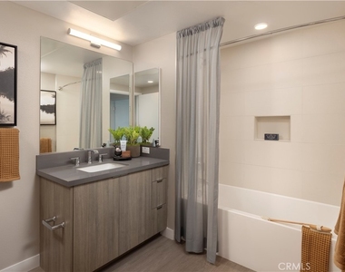 511 S Harbor - Photo Thumbnail 3
