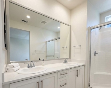 5868 Linden - Photo Thumbnail 4