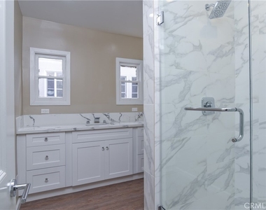 226 S Rexford Drive - Photo Thumbnail 23