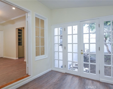 226 S Rexford Drive - Photo Thumbnail 9