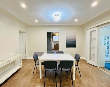 226 S Rexford Drive - Photo Thumbnail 7