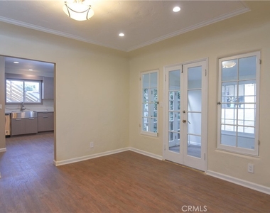 226 S Rexford Drive - Photo Thumbnail 6