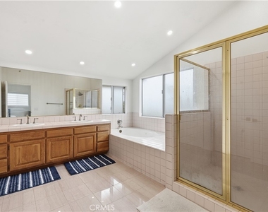 19922 Mansel Avenue - Photo Thumbnail 25