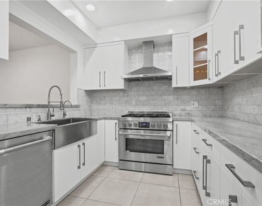 1133 24th Street - Photo Thumbnail 5