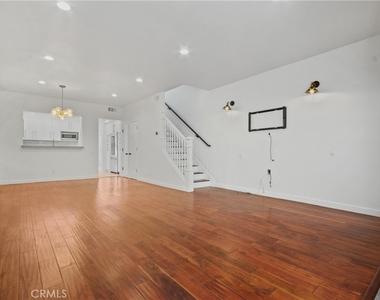 1133 24th Street - Photo Thumbnail 3
