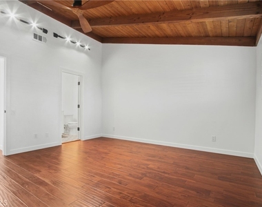 1133 24th Street - Photo Thumbnail 12