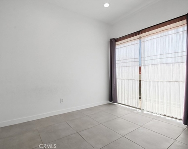 1133 24th Street - Photo Thumbnail 10