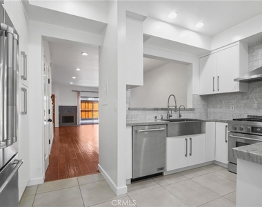 1133 24th Street - Photo Thumbnail 6