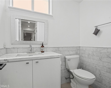 1133 24th Street - Photo Thumbnail 9