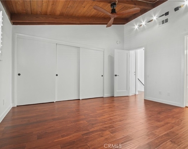 1133 24th Street - Photo Thumbnail 13