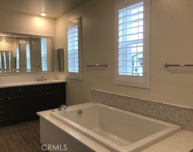 6955 Larochelle - Photo Thumbnail 23