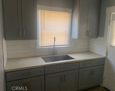428 Almond Ave - Photo Thumbnail 4