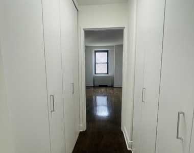 240 E 82nd Street, 5H - Photo Thumbnail 3
